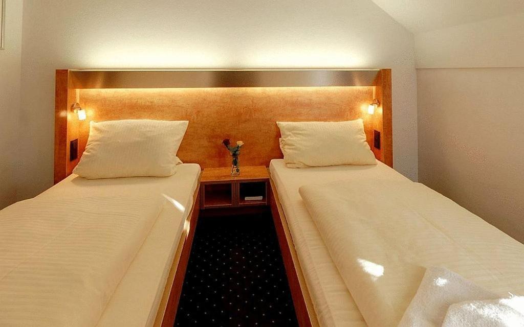 Hotel Gasthof Gross Bergkirchen  Chambre photo